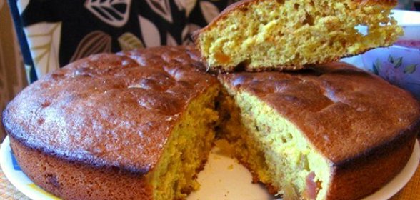 Пряный пирог с цукатами