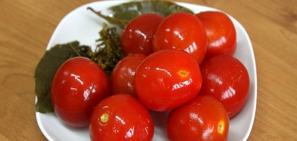 Засолка помидоров в бочках