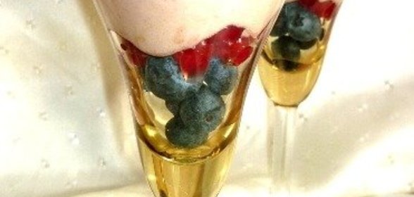Легкий десерт Воздушная пленительность с конфитюром Darbo