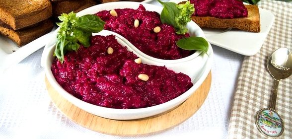 Соус Песто из печёной свёклы