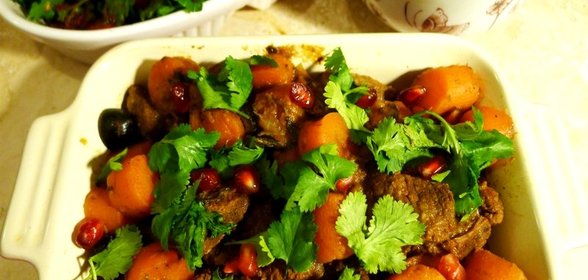 Гуляш с гранатом