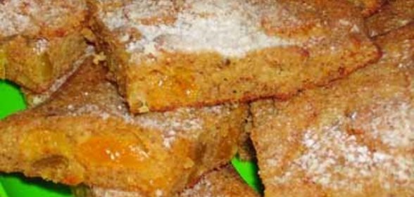 Пирог с сухарями и сухофруктами