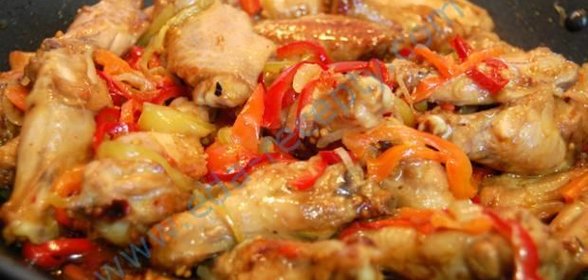 Жареные куриные крылышки на сковороде