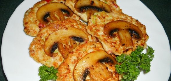 Котлеты куриные с овощами и шампиньонами
