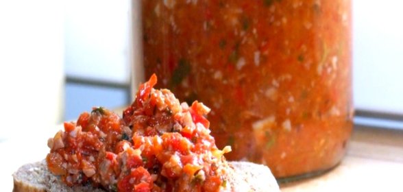 Аджика с грецкими орехами
