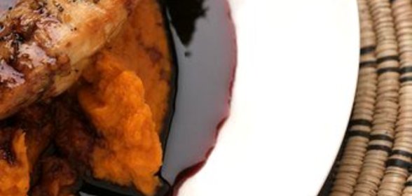 Маринад из красного вина с чесноком и розмарином