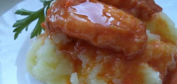 Жареная рыба под овощным маринадом