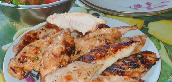 Куриная грудка в имбирно-соевом маринаде, жаренная на углях. Открытие сезона Айда на пикник