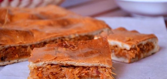 Пирог с квашенной капустой
