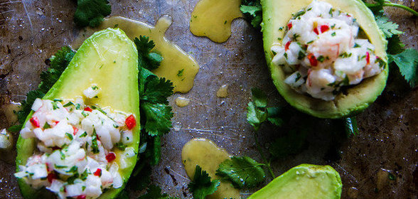 Авокадо с севиче из креветок