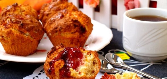 Маффины с джемом на сметане