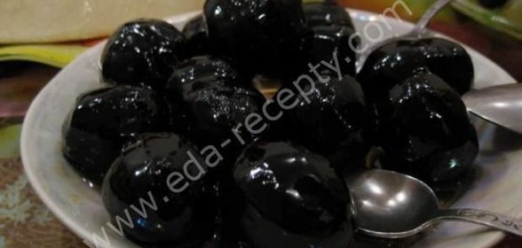 Варенье из зеленых грецких орехов с кожурой