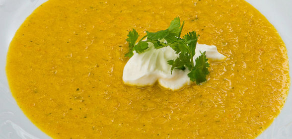 Морковный суп-пюре с кориандром