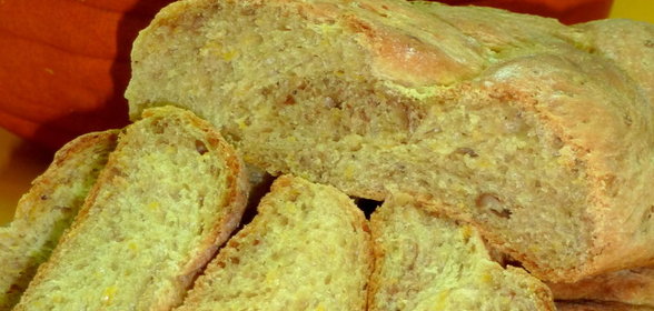 Тыквенный хлеб с грецкими орехами и тыквенным маслом