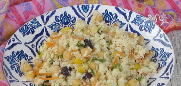 Марокканский салат с нутом и кускусом