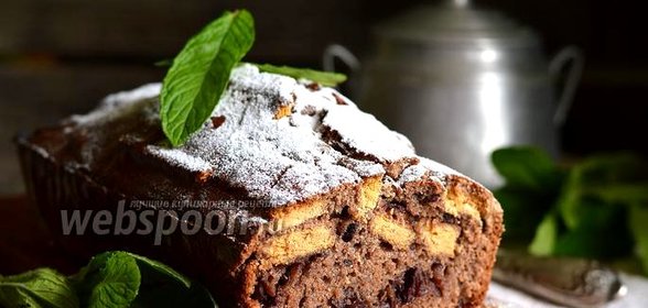 Шоколадный манник с печеньем и консервированной вишней