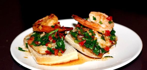 Острые бутерброды с креветками