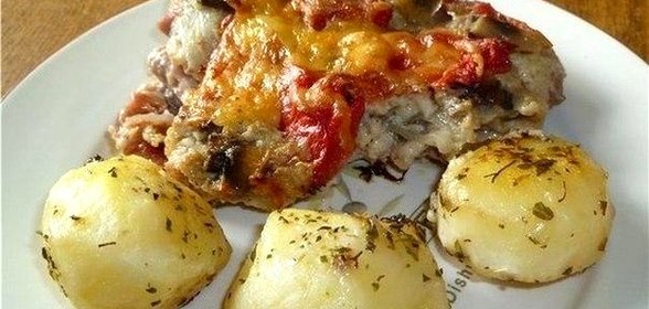 Мясо под соусом Бешамель