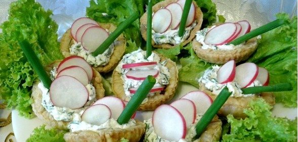 Тарталетки с творогом и зеленью