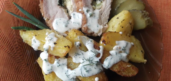 Фаршированное филе индейки и печеная картошка с соусом.(Рецепт выходного дня)