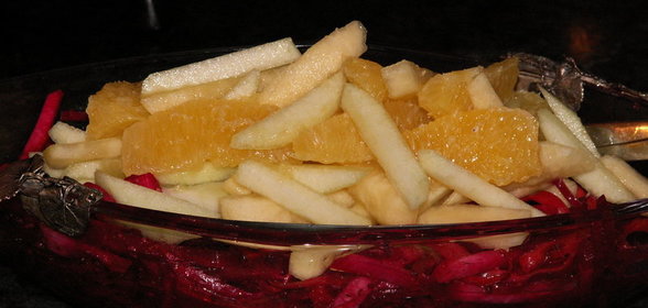 салат из овощей и фруктов в двух маринадах