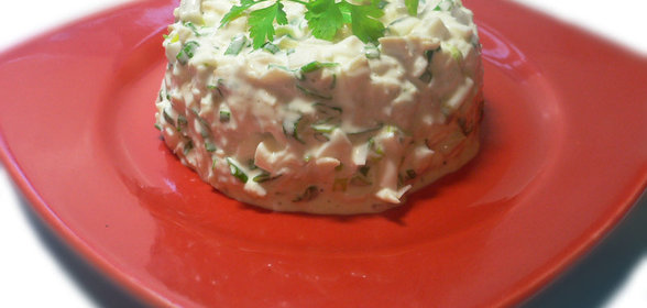 Салат с кальмарами (консервированными)