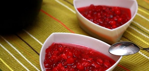 Варенье из шиповника с косточками