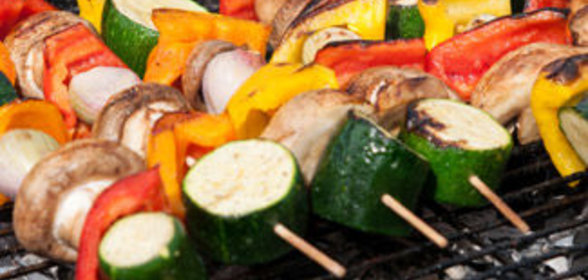 Овощи и шампиньоны барбекю в маринаде из соевого соуса Kikkoman