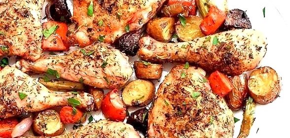 Запеченая курица с овощами