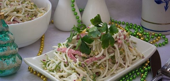 Салат с салями и сыром