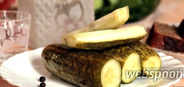 Быстрые малосольные огурцы в банке