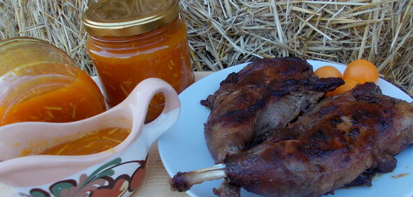 Остро-сладкий соус из алычи