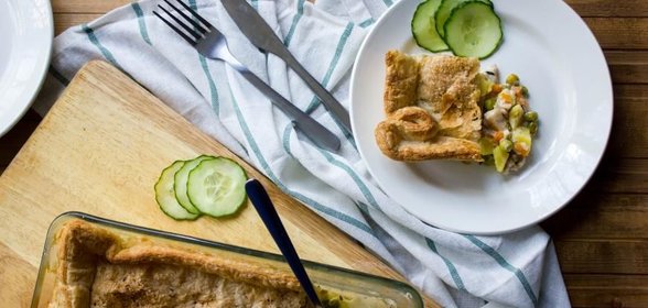 Ленивый пирог с куриной подливой