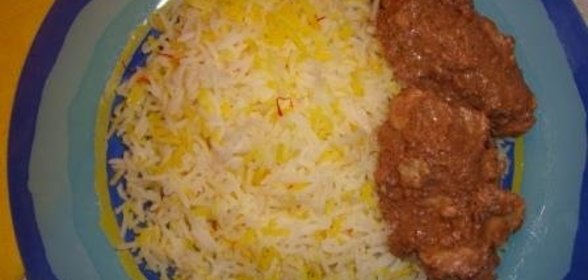 Плов из куриных грудок и орехов