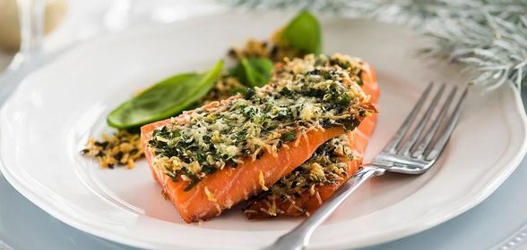 Лосось с хрустящей корочкой из пармезана