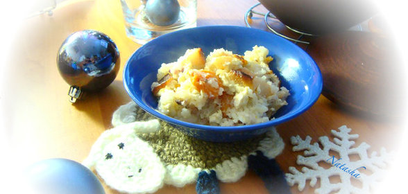 Рисовая, молочная каша с яблоком и сухофруктами из духовки