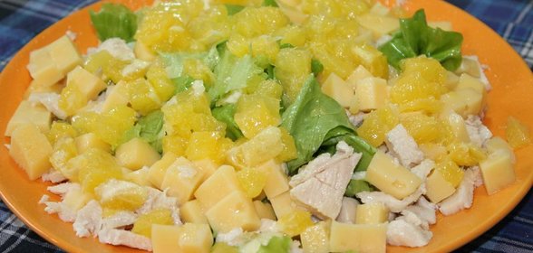 Салат с курицей, сыром и апельсином. Видео