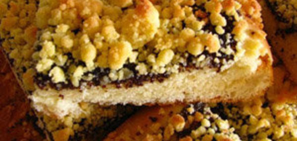 Маковый пирог с крошками