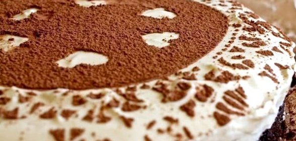 Трюфельный торт с муссом из белого шоколада