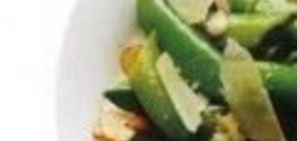 Стручковый зеленый горошек с миндалем и сыром