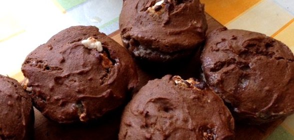 Шоколадные маффины из гречневой муки с бананами