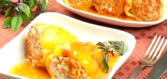 Запеченные перцы с фаршем