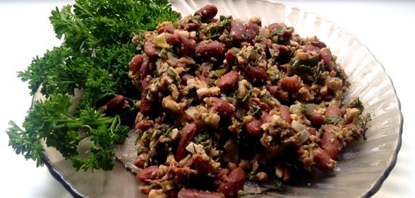 Лобио с орехами