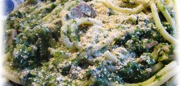 Паста под шпинатно-тунцовым соусом