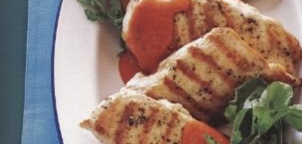 Куриная грудка на гриле с перечным соусом