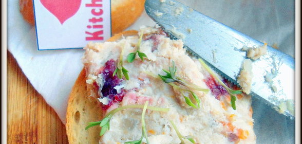 Рийет, паштет из курятины с кислой вишней. Rillettes