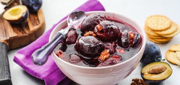 Варенье из сливы с грецкими орехами