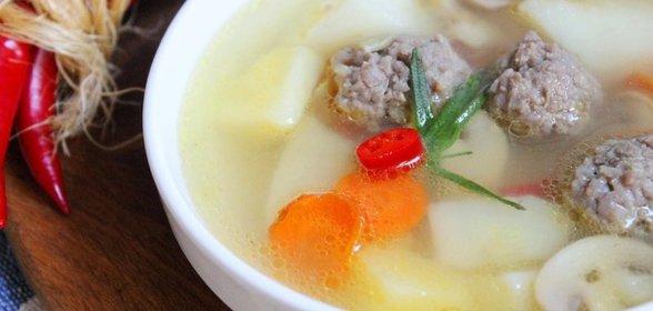 Домашний суп с шампиньонами и фрикадельками