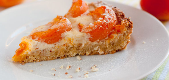 Миндальный пирог с абрикосами