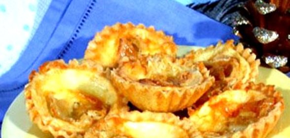 Тарталетки с камамбером